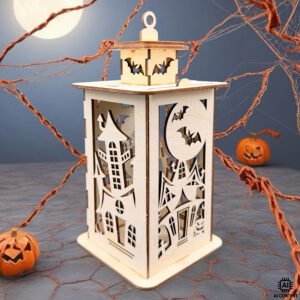 Holzlaterne mit Spukschloss-Design, Fledermäusen und Mond auf Halloween-Deko-Untergrund